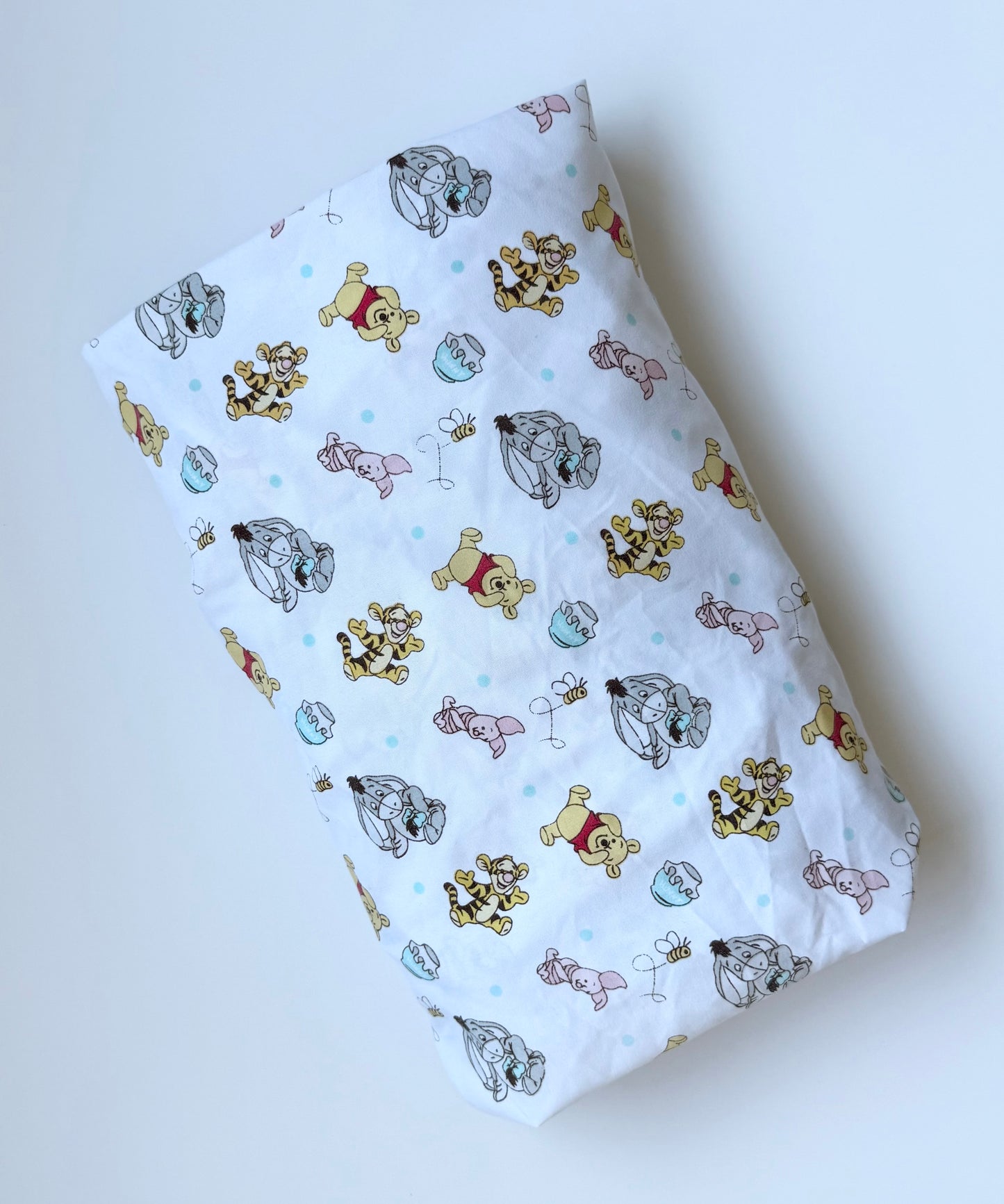 Disney Baby White Winnie the Pooh Crib Sheet (1)