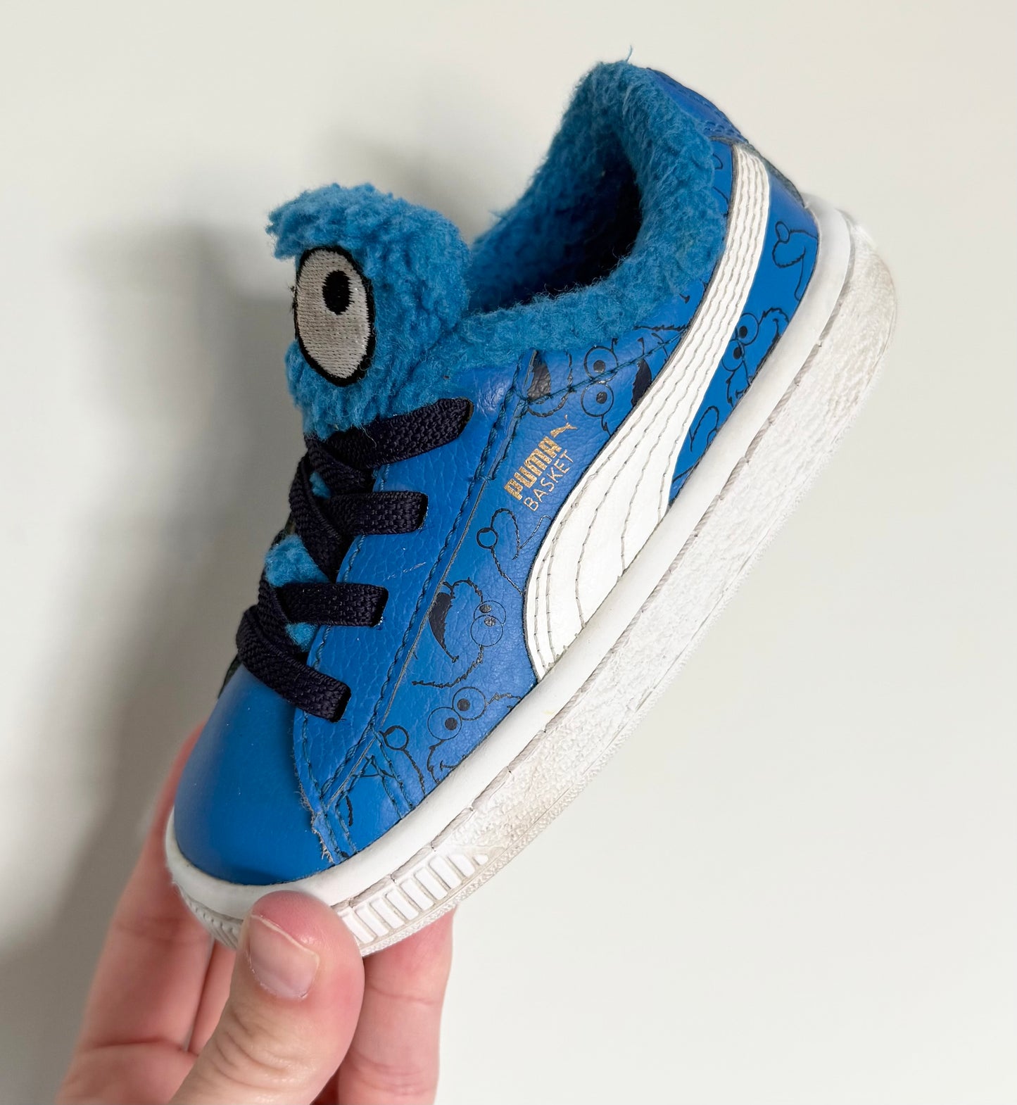 Puma x Sesame Street Blue Fuzzy Cookie Monster Stretch Lace Sneakers (7)