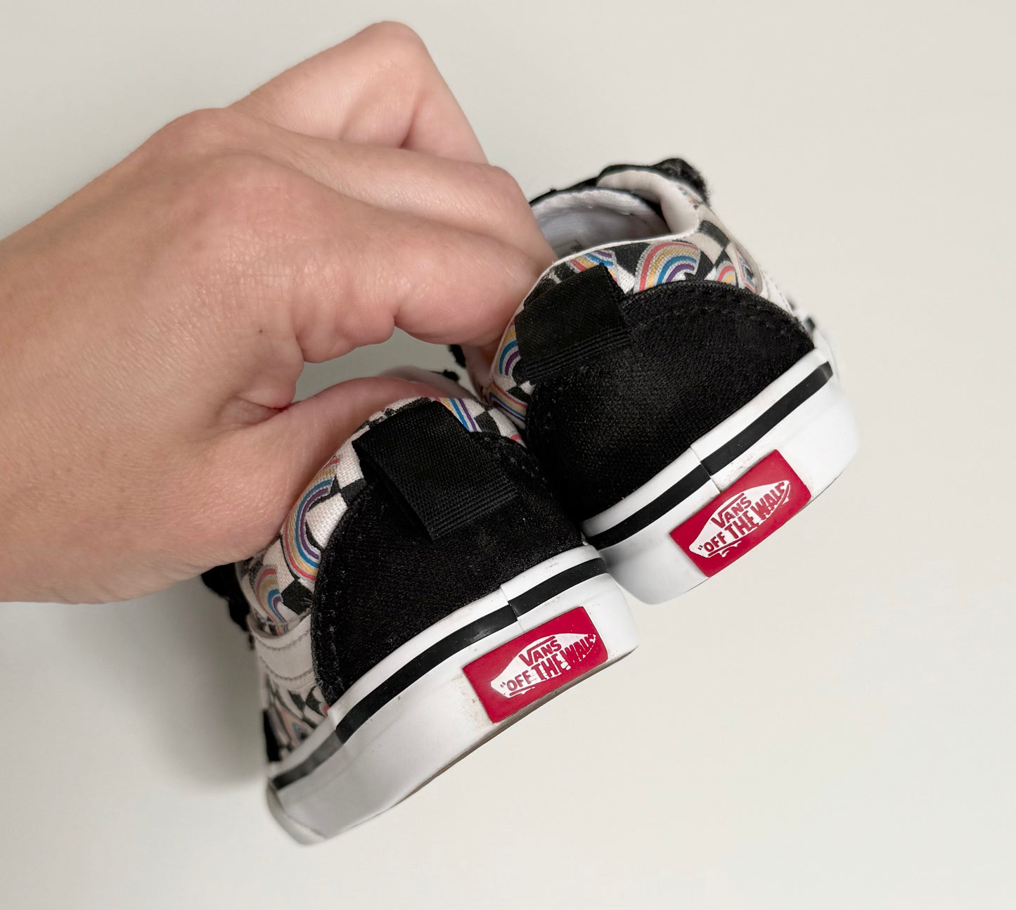 Vans Ward V Black Checkered Rainbow Velcro Sneakers (6)