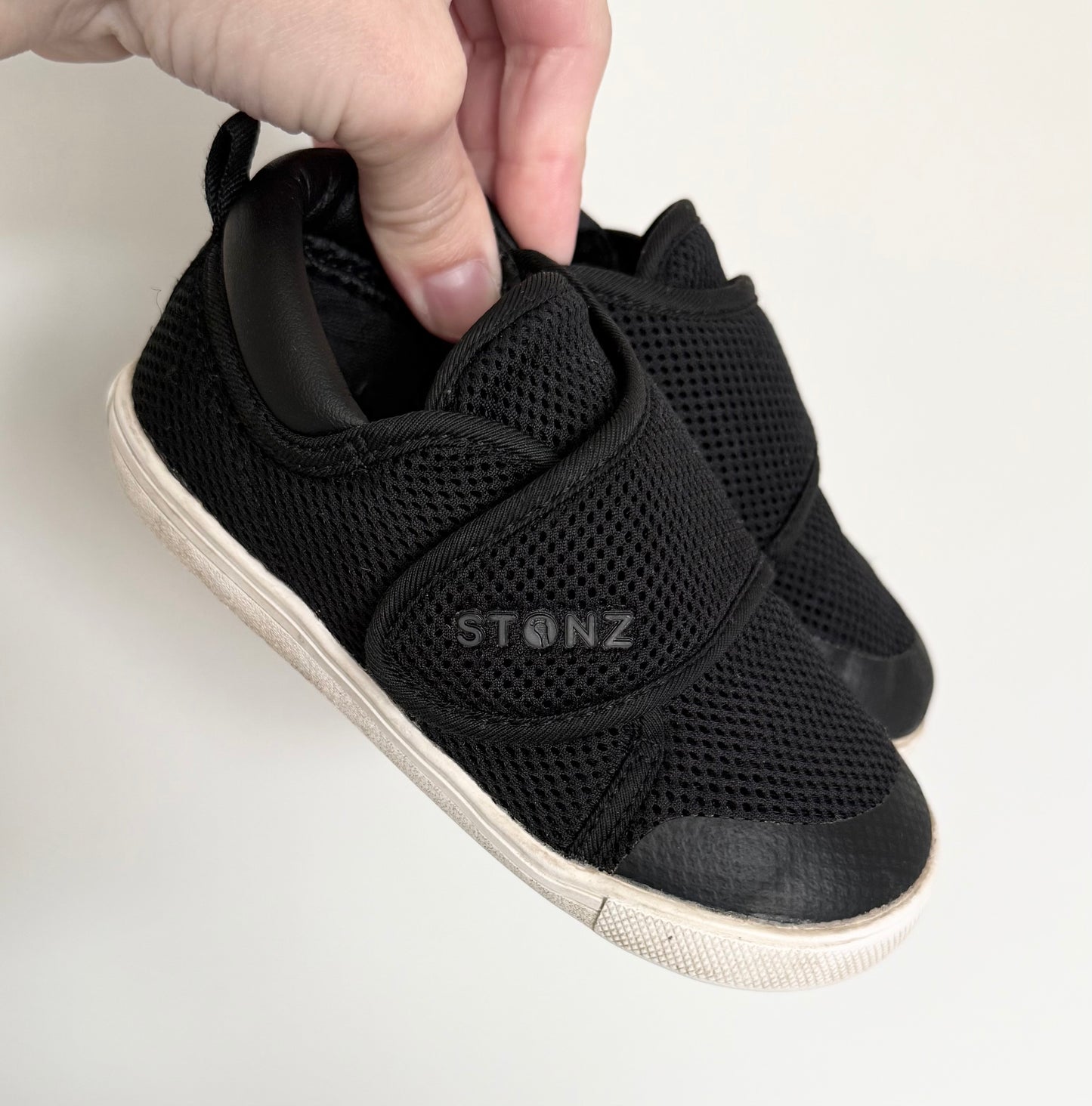 Stonz Black Cruiser Velcro Sneakers - Toddler (9T)