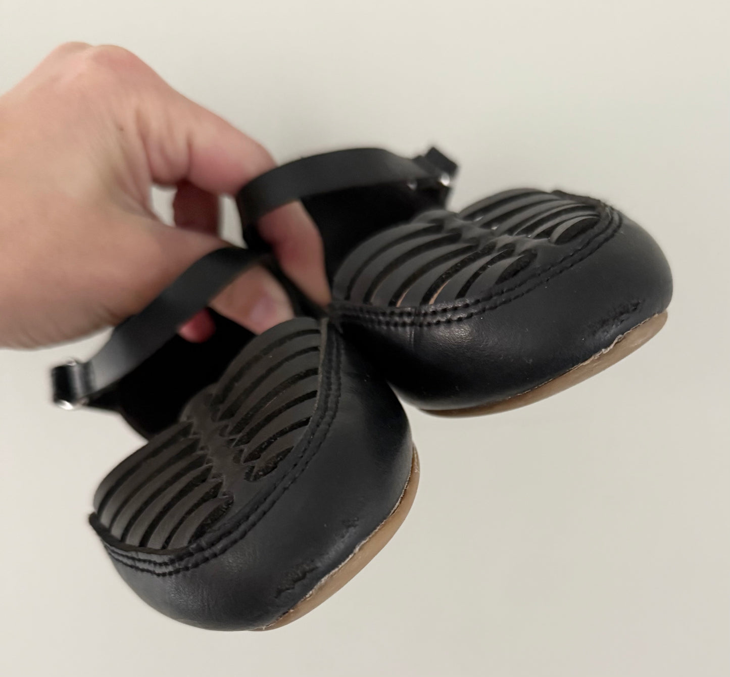 Old Navy Faux-Leather Ankle-Strap Huarache Flats (10)