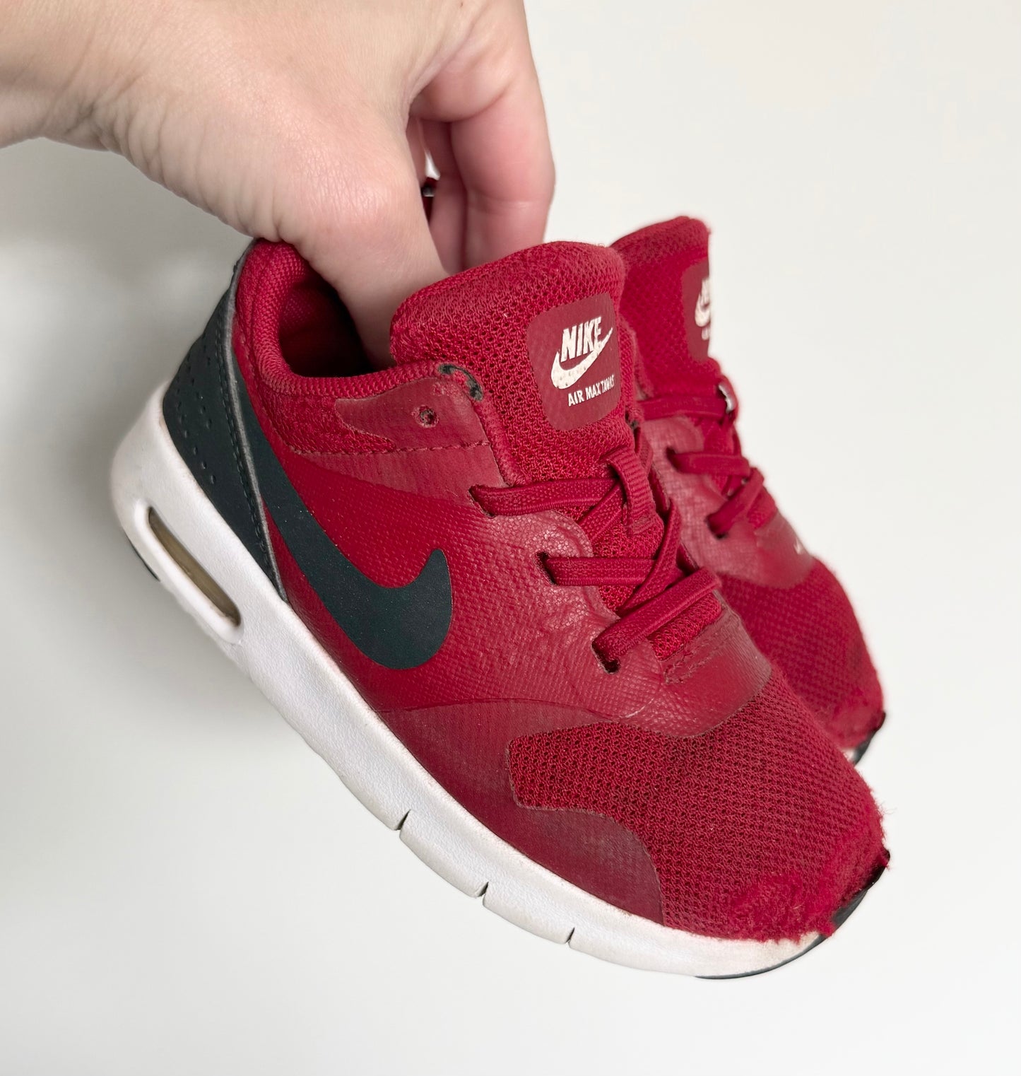 Nike Air Max Tavas Air Red & Grey Stretch Lace Sneakers (9)