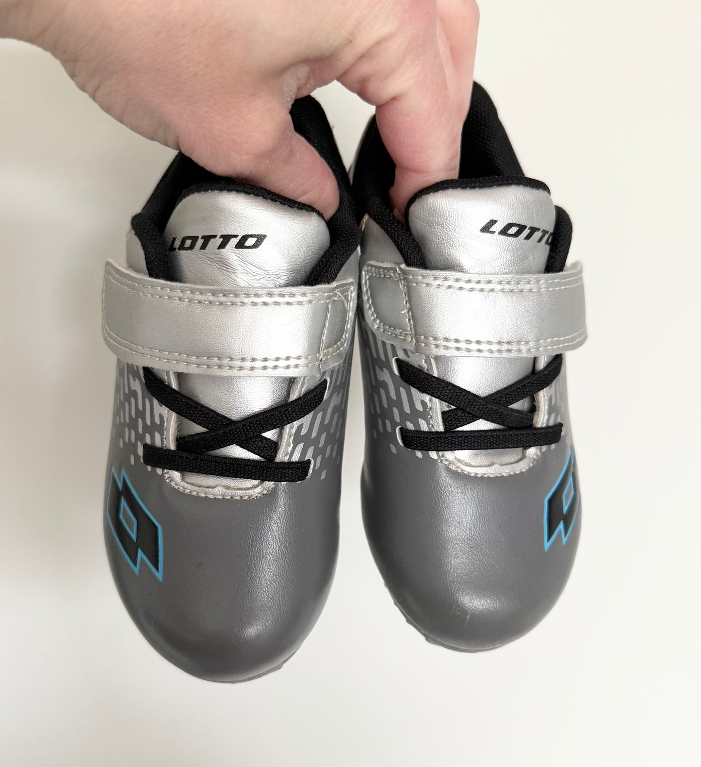 Lotto Silver Soccer Cleats (9)