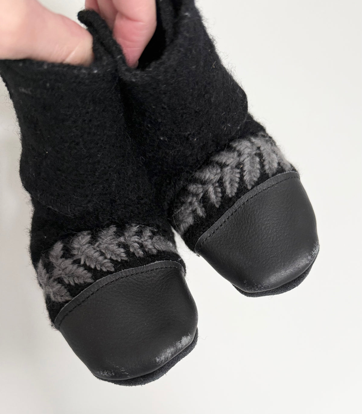 Nooks Black & Grey Leaves Wool Booties (5.5)