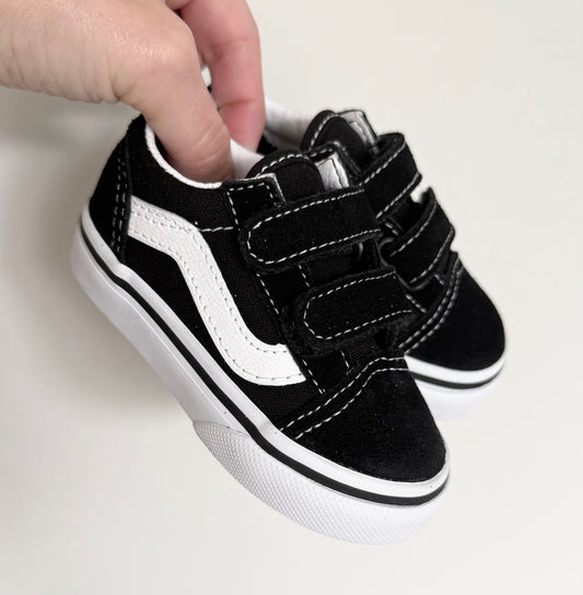 Vans Old Skool V Black & White Suede Velcro Sneakers (4)