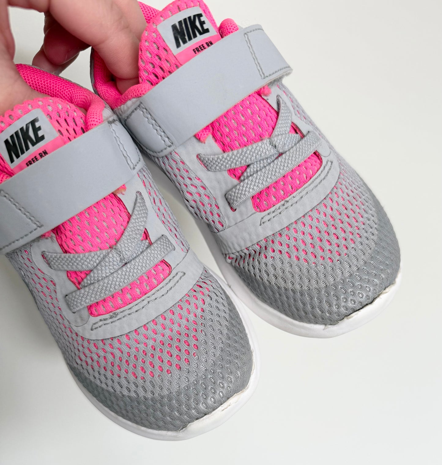 Nike Free RN Grey & Hot Pink Mesh Stretch Lace & Velcro Sneakers (9)