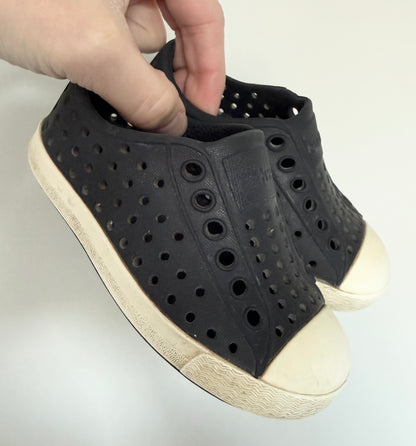 Native Black Jefferson Slip Ons (5)