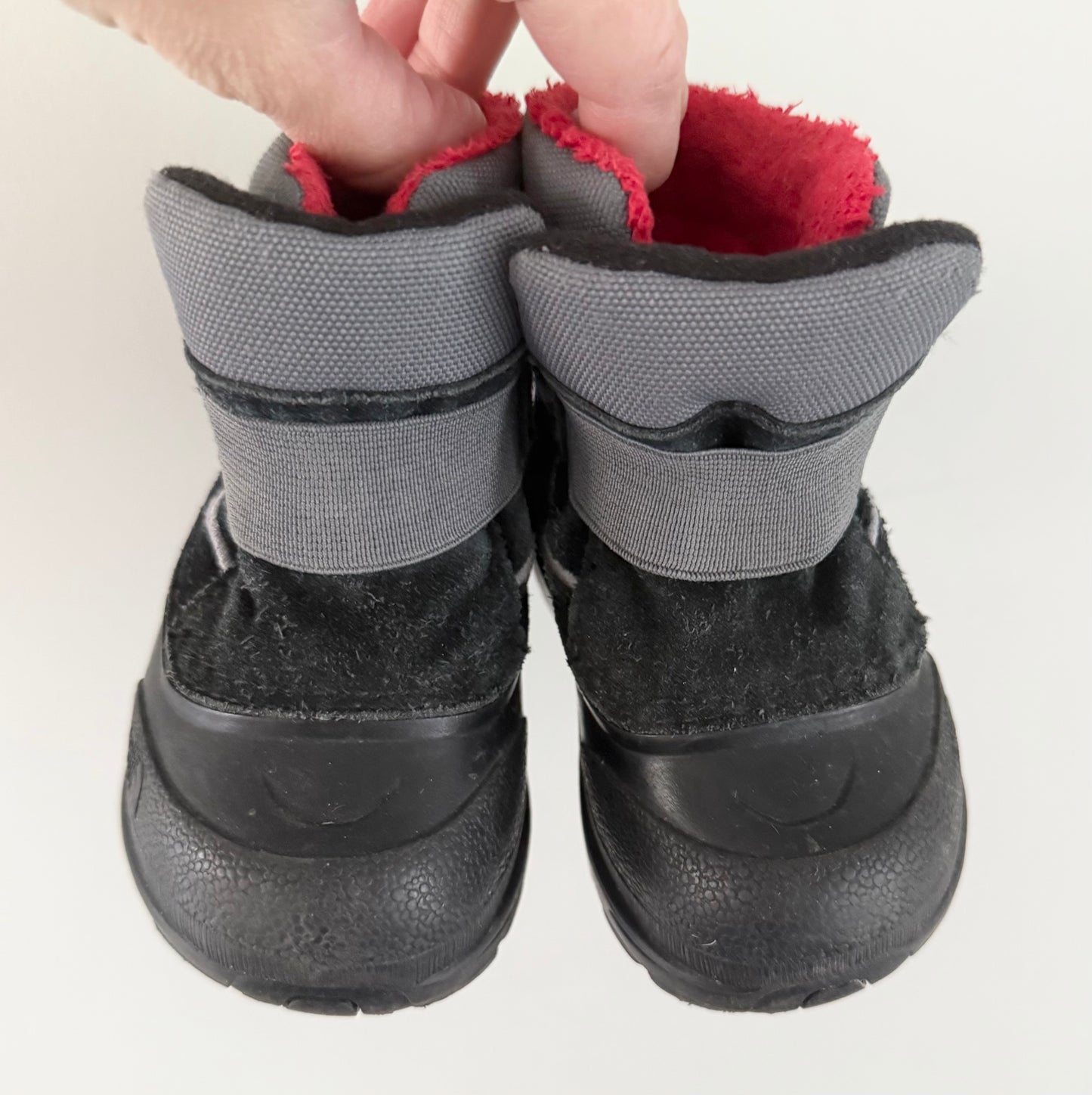 The North Face Alpenglow II Black & Grey Heat Seeker Boots (5)