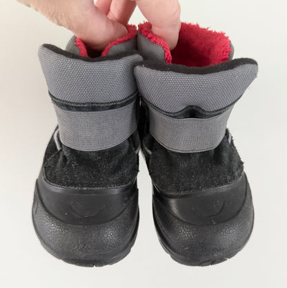 The North Face Alpenglow II Black & Grey Heat Seeker Boots (5)