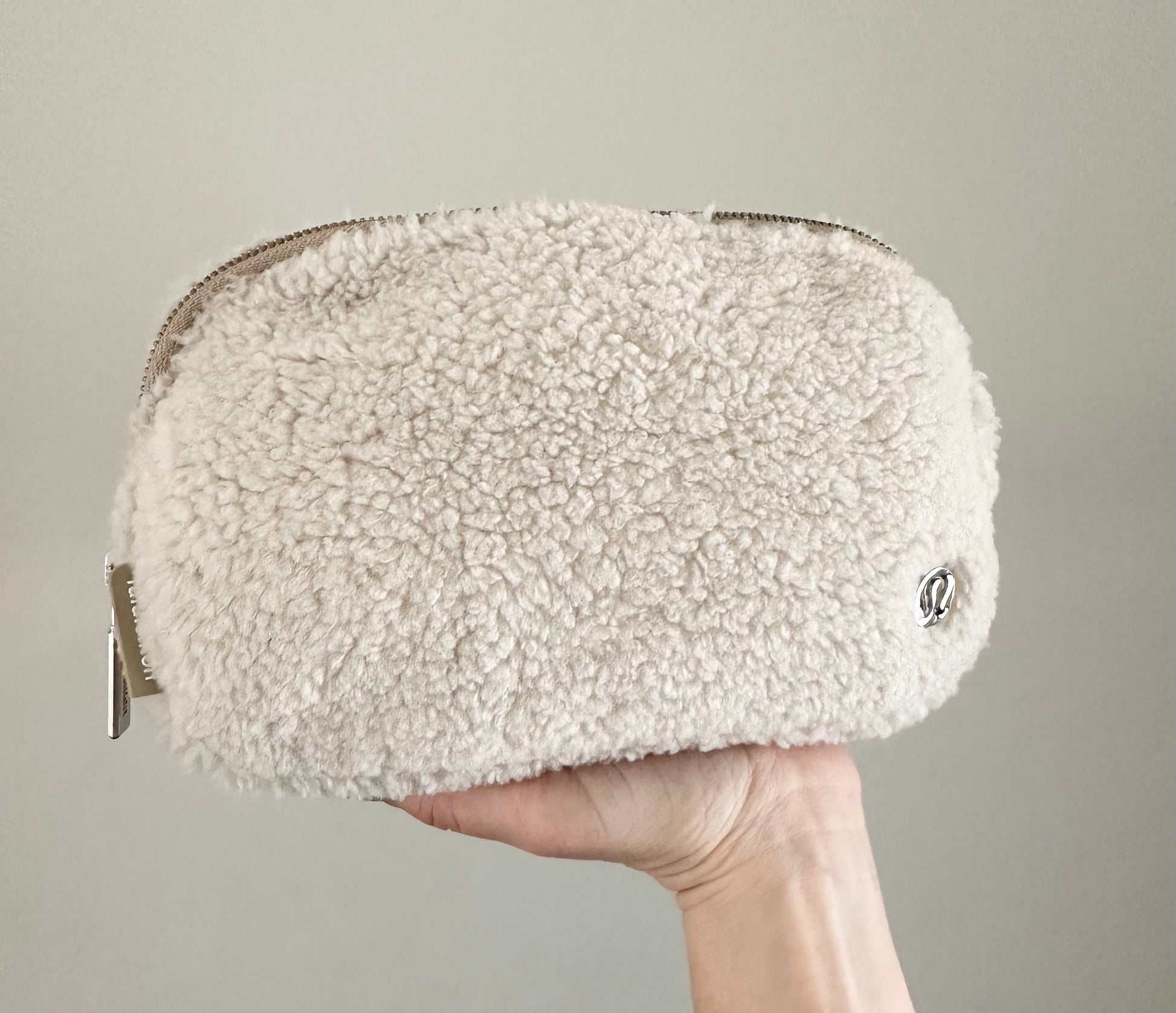 ivory fleece lululemon belt bag Lululemon Everywhere Belt Bag Fleece 1L