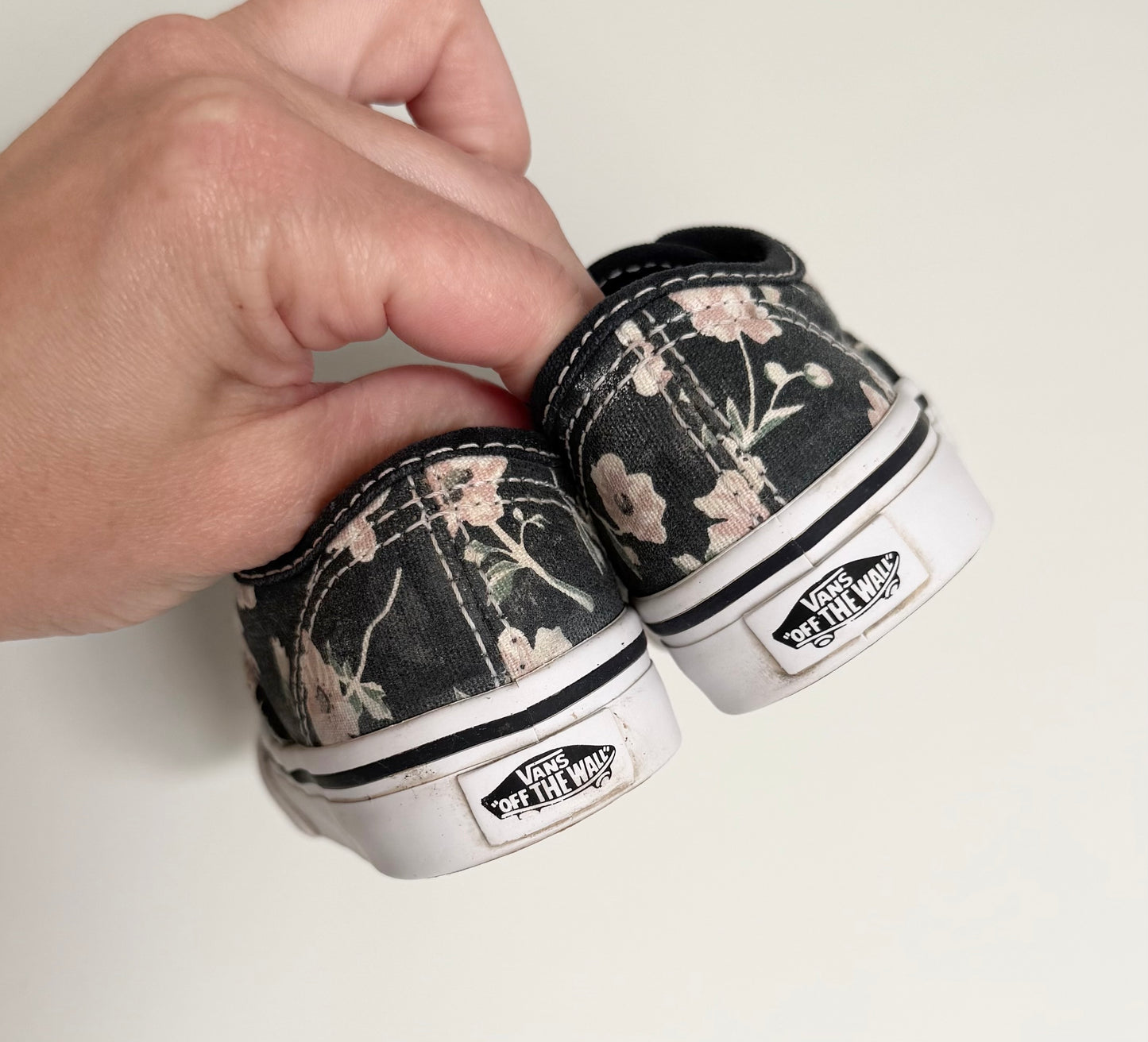 Vans Dark Floral Lace Up Sneakers (5)