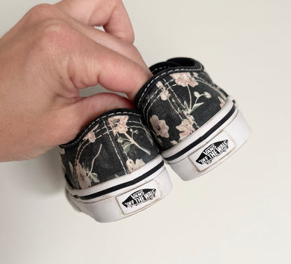 Vans Dark Floral Lace Up Sneakers (5)