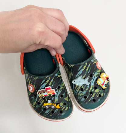 Crocs Camo & Orange Clogs With Fun Jibbitz (8/9)