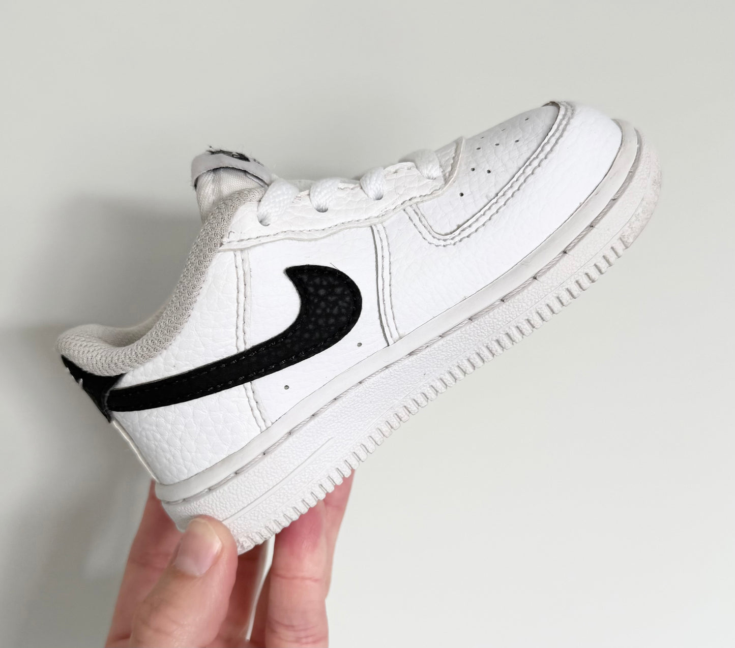Nike Air Force 1 White & Black Lace Up Sneakers (7)