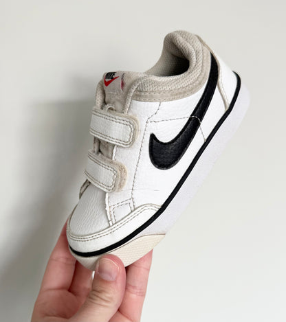 Nike Capri 3 White & Black Checkmark Velcro Sneakers (8)