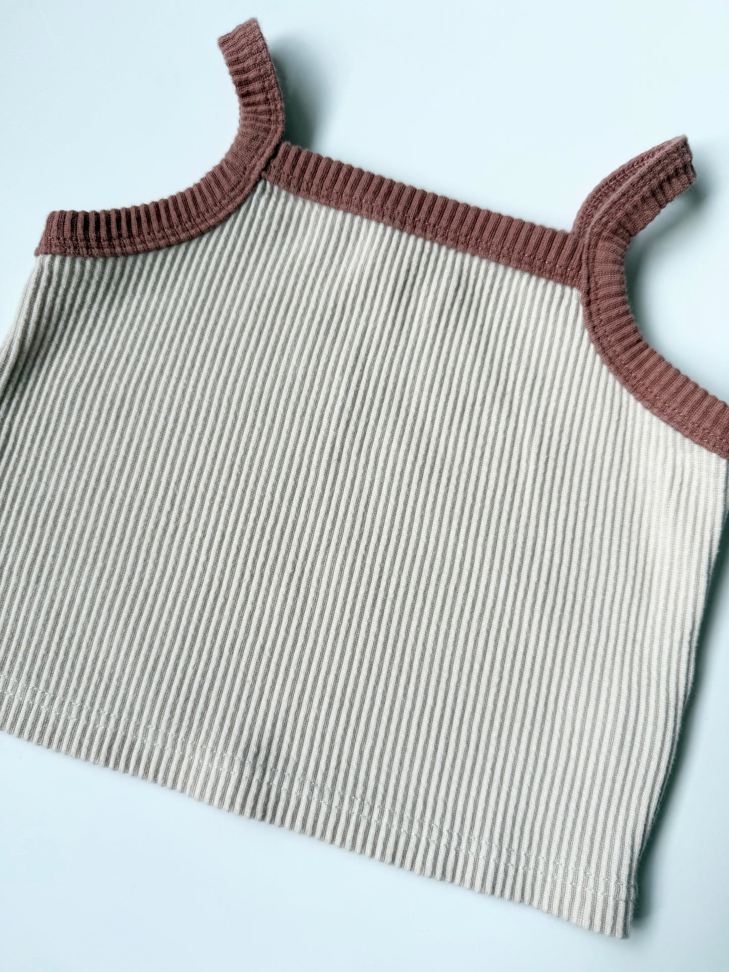 Kindly Off White & Brown Trim Ribbed Cropped Tank Top (4T)