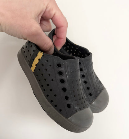 Native Black & Grey Jefferson Slip Ons (6)