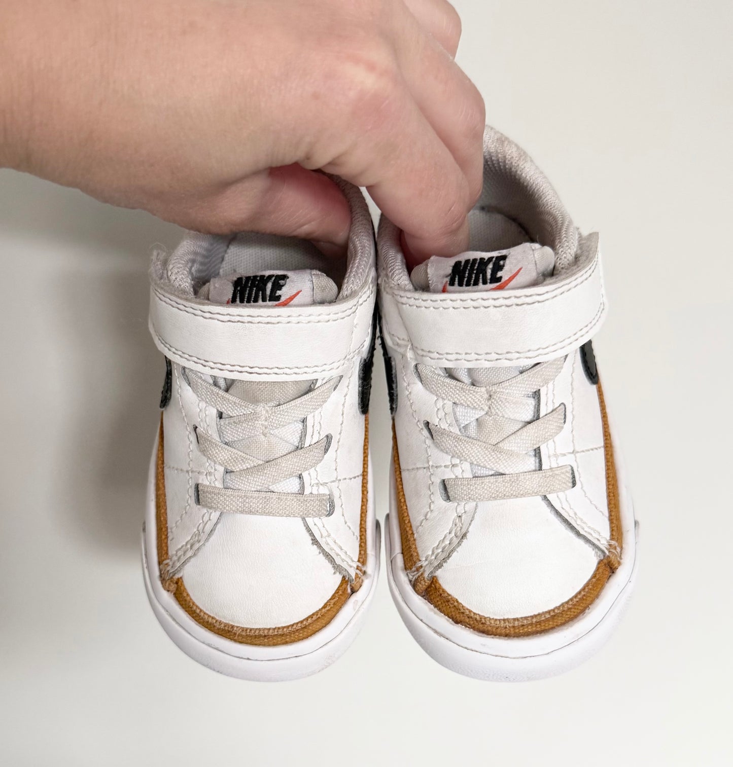 Nike Court Legacy White & Tan Trim Stretch Lace & Velcro Sneakers (5)