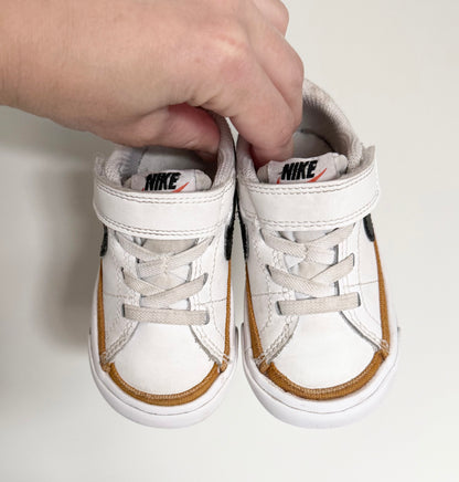 Nike Court Legacy White & Tan Trim Stretch Lace & Velcro Sneakers (5)