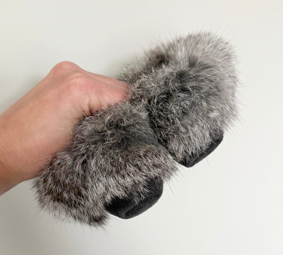 Manitobah Mukluks Grey Beaded Fur Trim Moccasin Slippers (4)