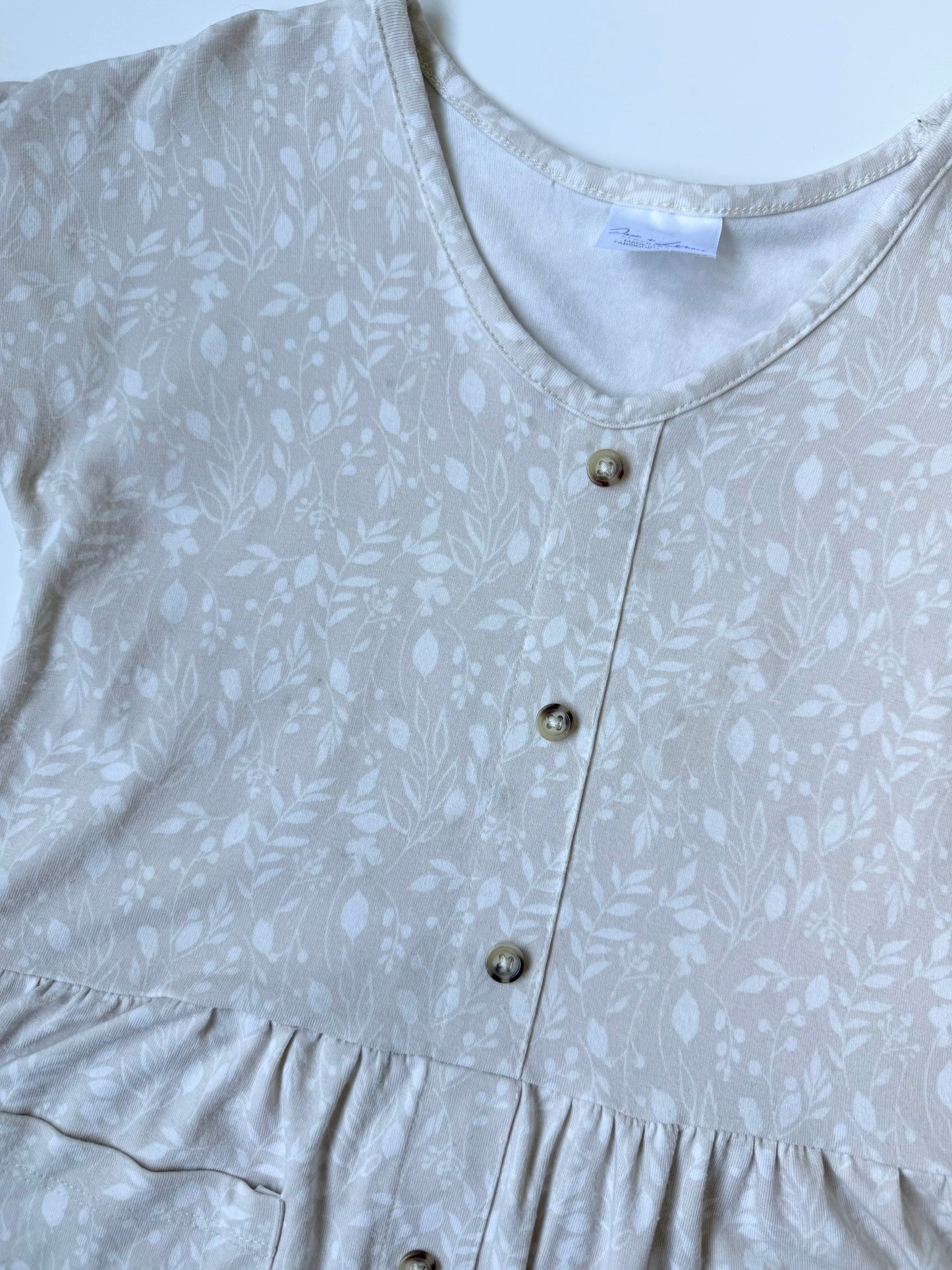Jax & Lennon White & Light Tan Demask Floral Short Sleeve Button & Pocket Dress (3/4 Years)