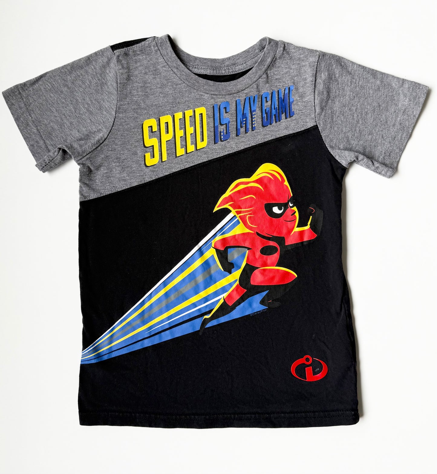 The Disney Store The Incredibles Grey & Black Dash “Speed Is My Game” T-Shirt (5/6 Years)