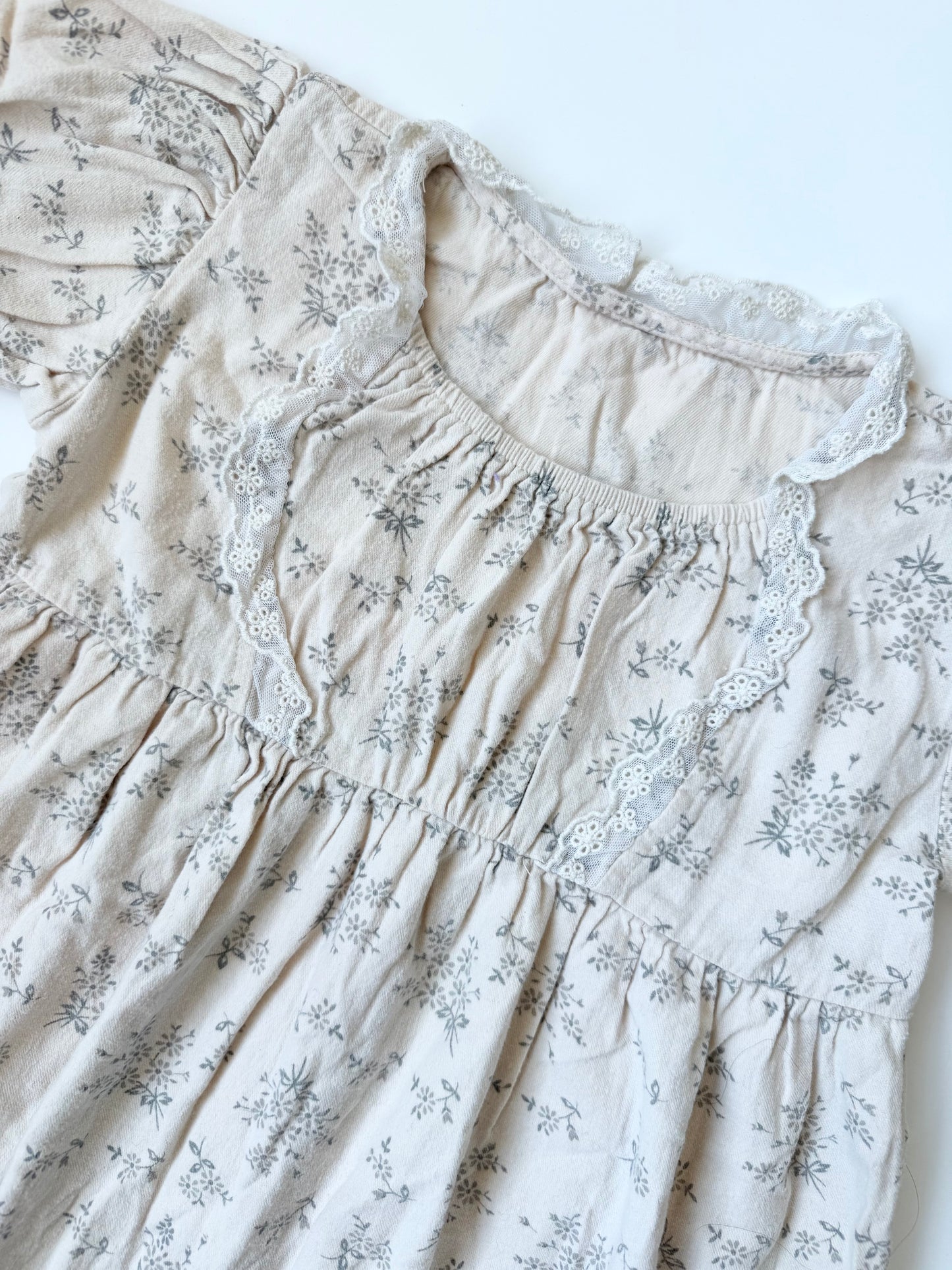 Mikistory Antique Style Off White Floral Lace Dress (4-5 Years)
