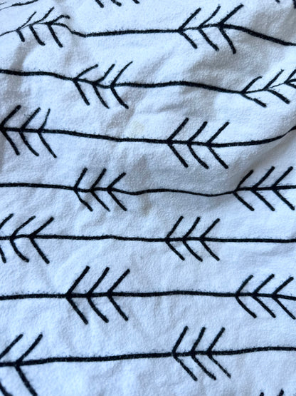 Kushies White & Black Arrows Flannel Crib Sheet
