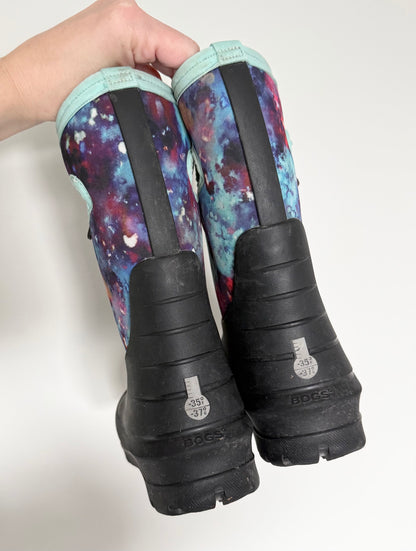 Bogs Black Neoclassic Blue Galaxy Tie Dye Sparkle Space Boots (Youth 1)