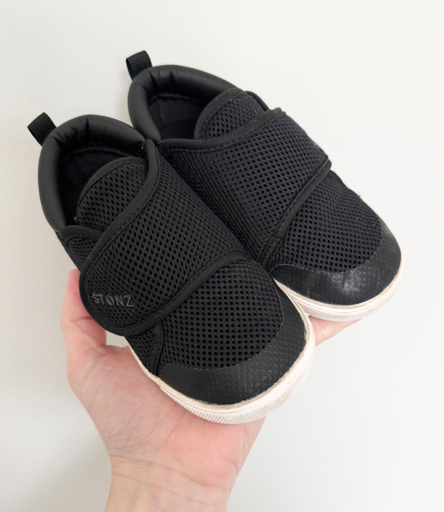 Stonz Black Cruiser Velcro Sneakers - Toddler (9T)