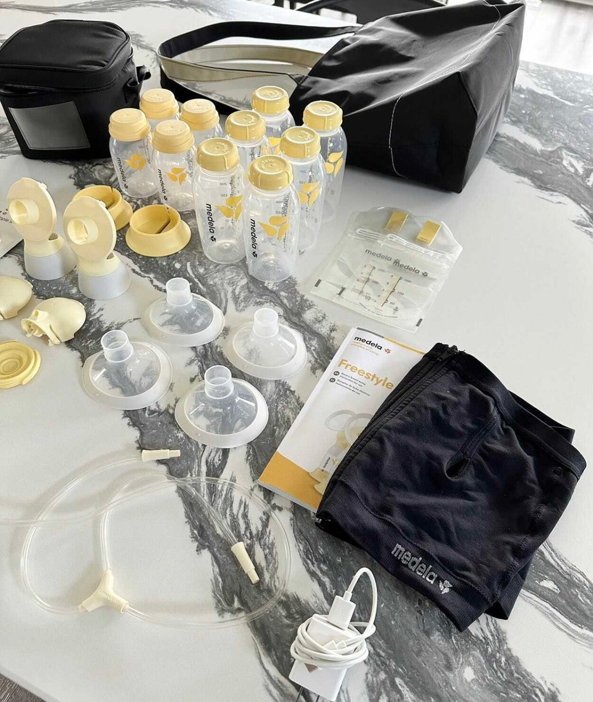 Medela Freestyle Flex Double Electric Breast Pump with Cooler & Carry Bag