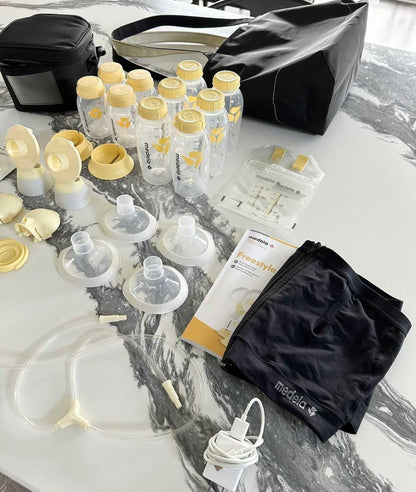 Medela Freestyle Flex Double Electric Breast Pump with Cooler & Carry Bag