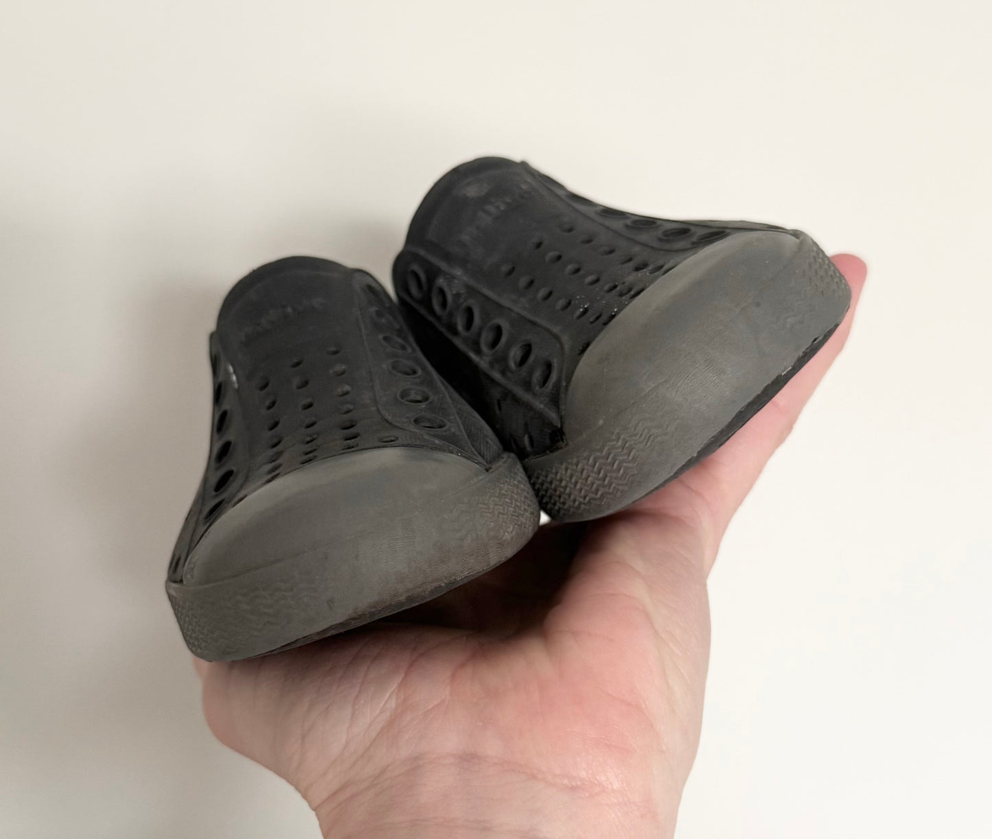 Native Black & Grey Jefferson Slip Ons (6)