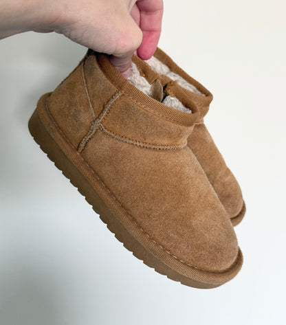 Cushionaire Brown Short Booties (11)