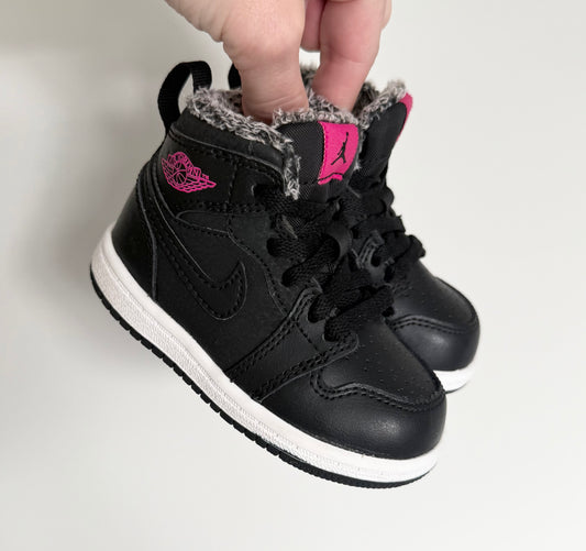 Nike Air Jordan 1 Retro High Black & Hot Pink Fur Lined High Top Lace Up Sneakers (5)