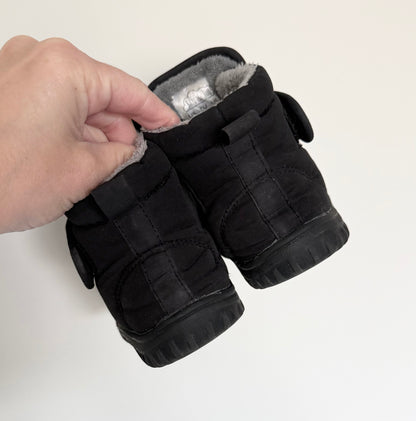 Jan & Jul Insulated Black Ankle Boots (6)