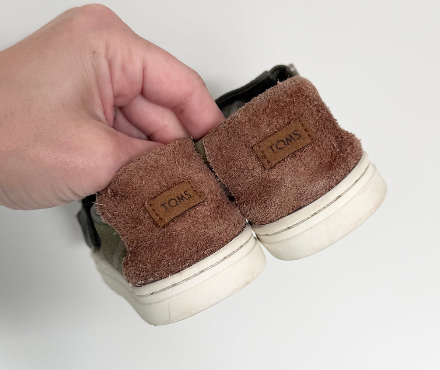 Toms Green Camouflage Velcro Slip Ons (9)