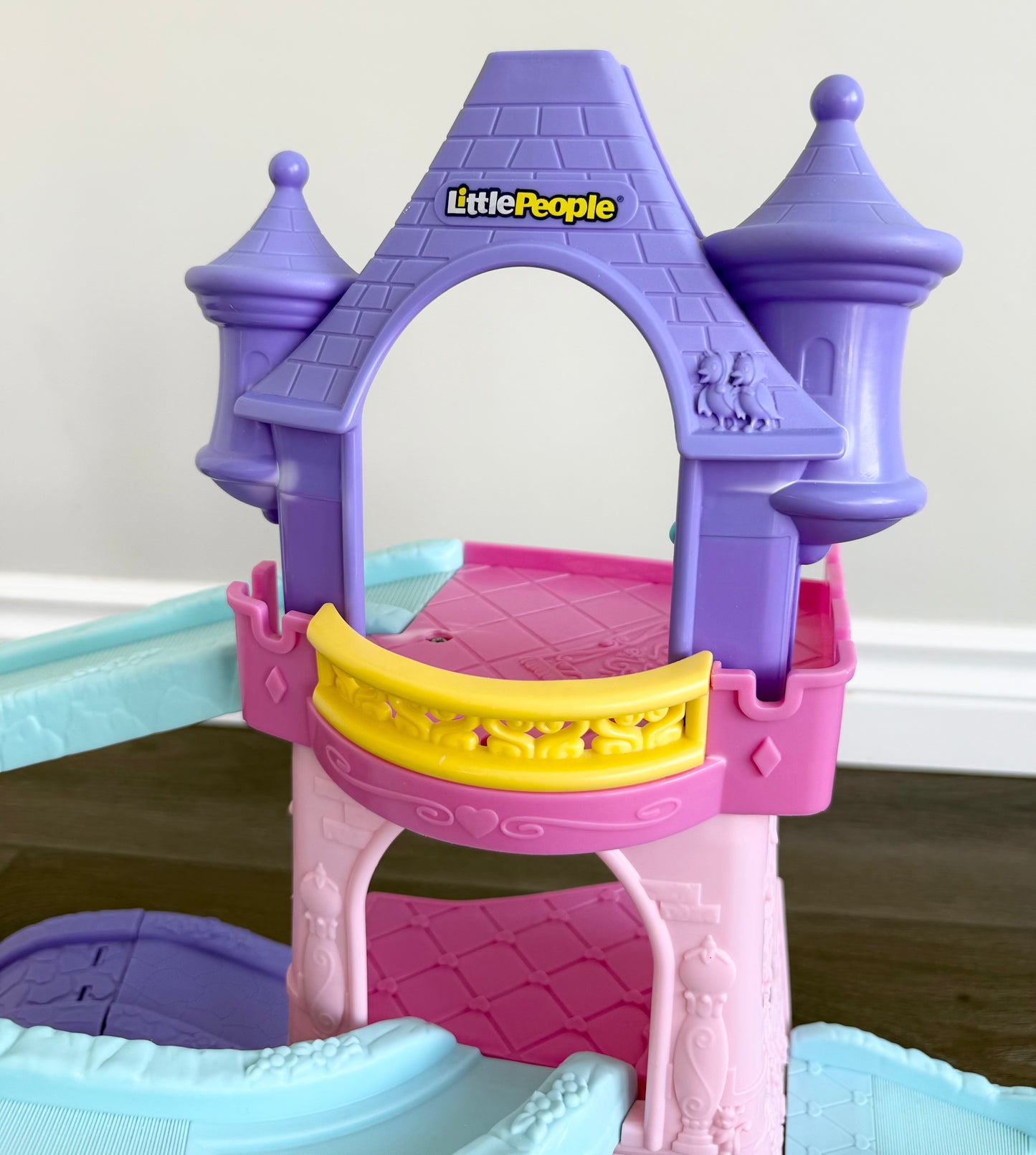 Fisher-Price Little People Disney Princess Klip Klop Castle & Aurora Horse