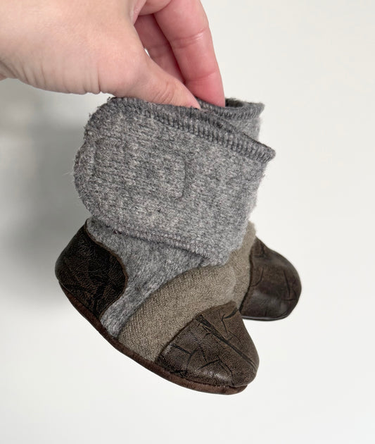 Nooks Grey & Brown Wool Booties (2.5/3)