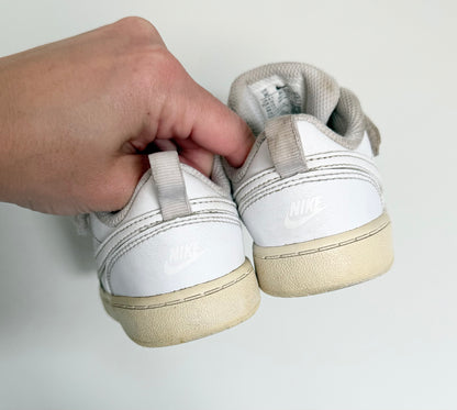 Nike Court Borough Low 2 White High Top Stretch Lace & Velcro Sneakers (9)