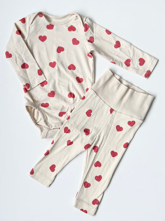 H&M White & Red Hearts Long Sleeve Bodysuit Bodysuit & Leggings Set (4-6 Months)