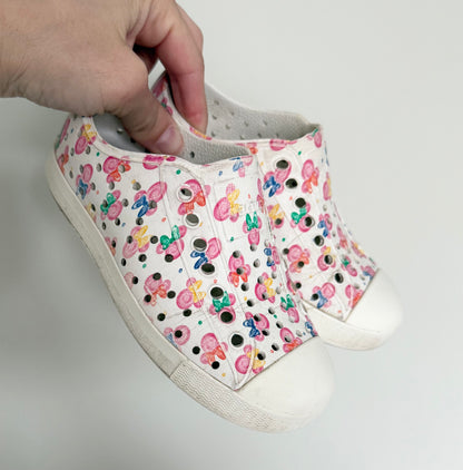 Native x Disney White Minnie Mouse Jefferson Slip Ons (10)
