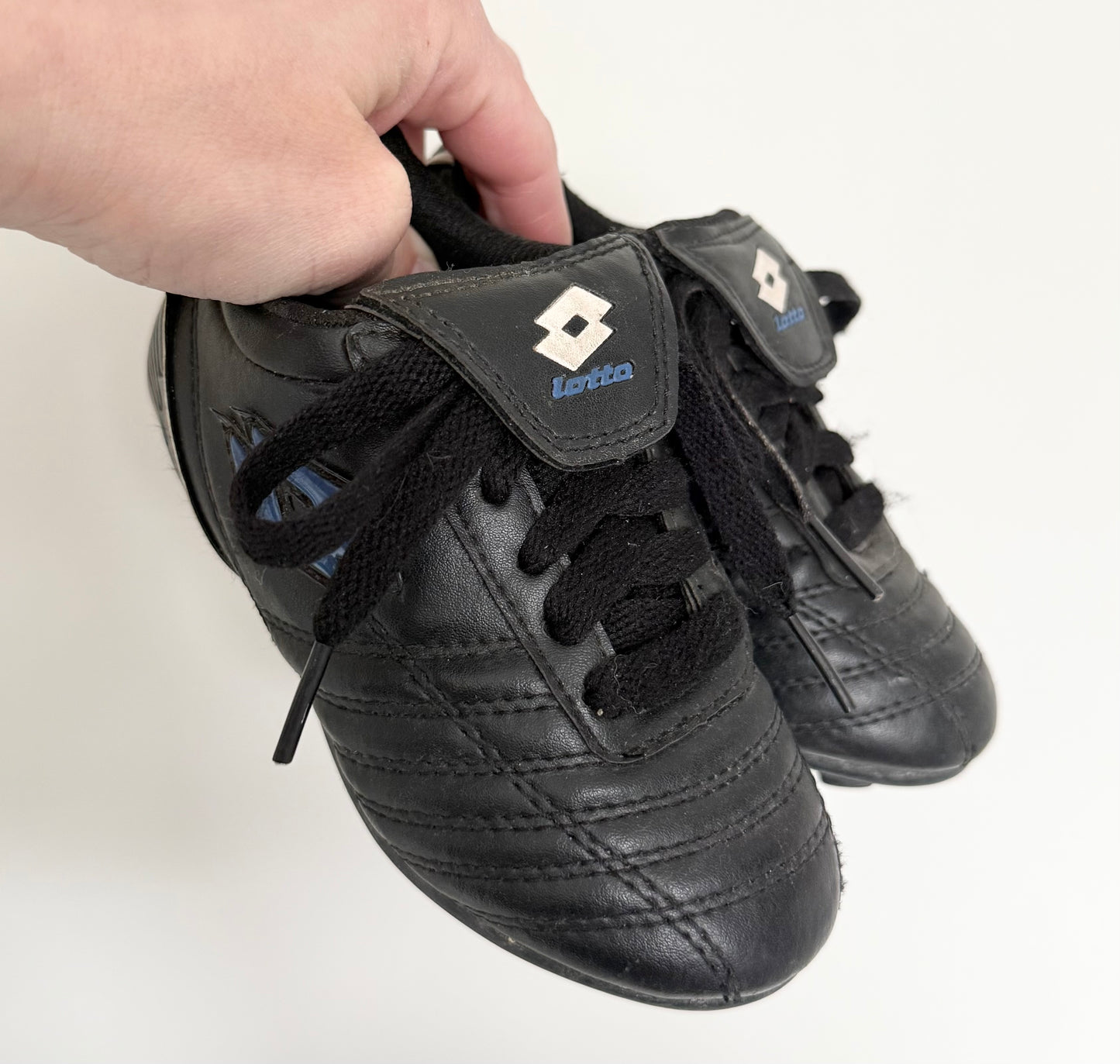 Lotto Black & Blue Soccer Cleats (9)