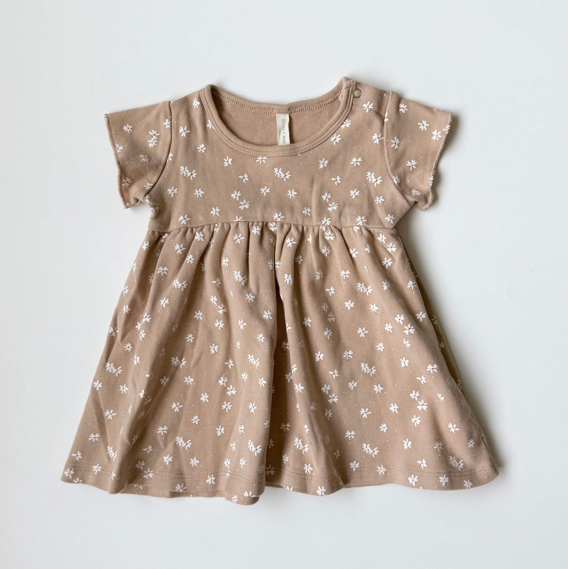 Quincy Mae Tan & Dainty Floral T-Shirt Dress (12-18 Months) Lydia's Little Closet Quincy Mae Tan & Dainty Floral T-Shirt Dress (12-18 Months) Lydia's Little Closet