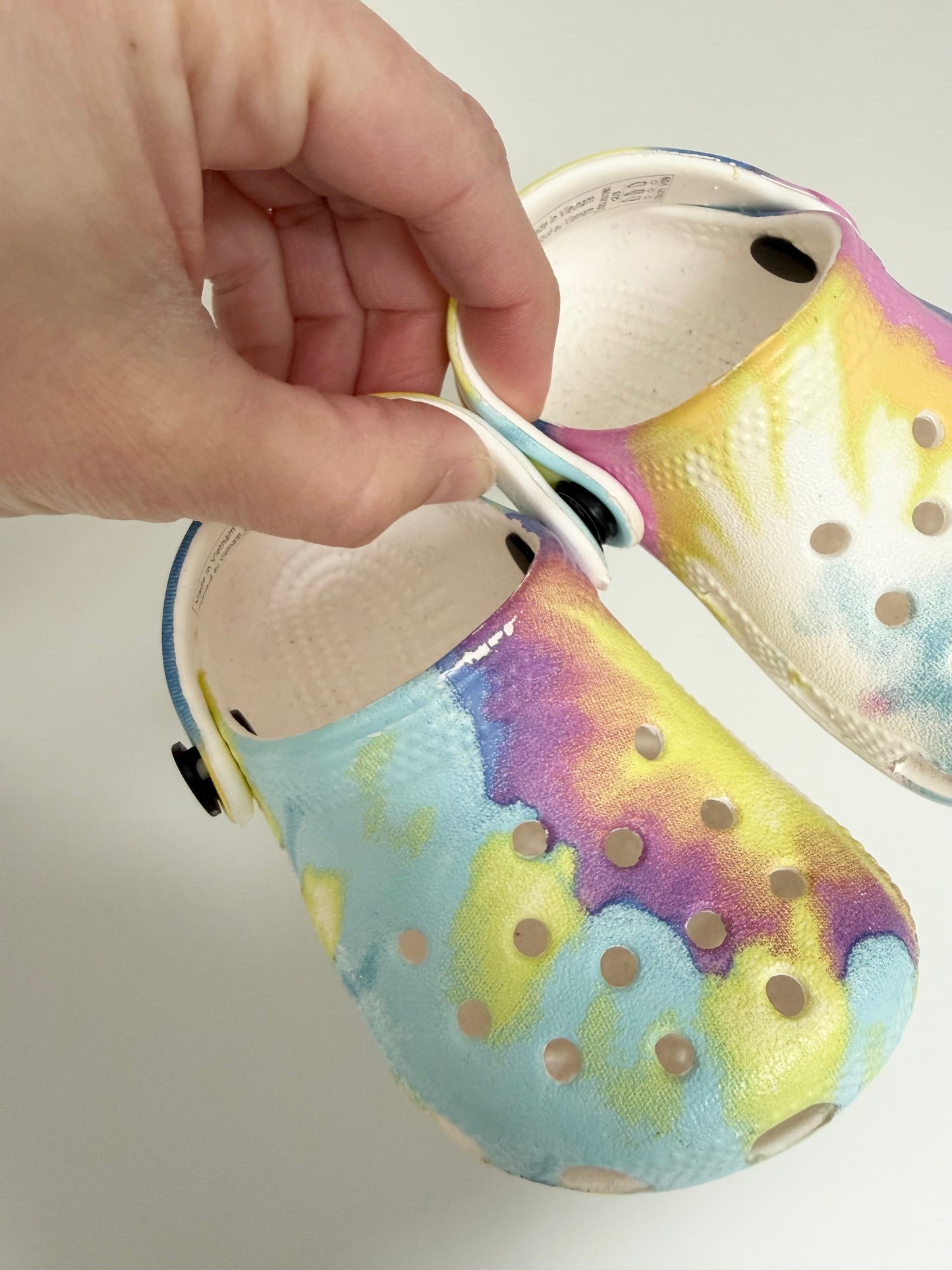 Crocs Light Tie Dye Clog Slip Ons (2/3)