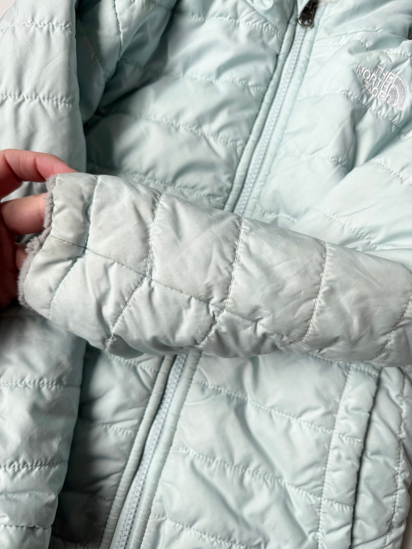 The North Face Mossbud Swirl Light Blue & Grey Fuzzy Reversible Winter Jacket (5T)