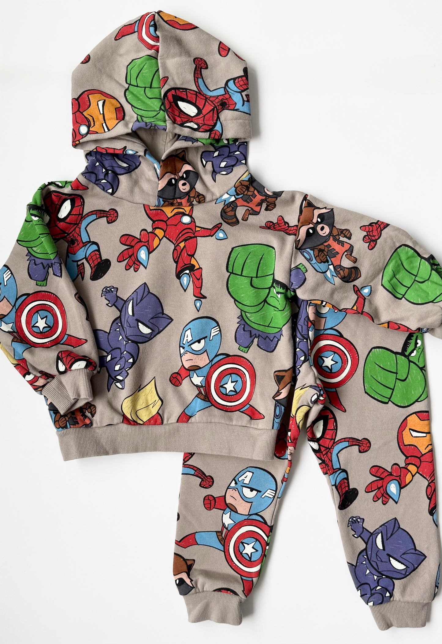 H&M x Disney Marvel Beige Avengers Characters AOP Hoodie Sweater & Pants Set (18-24 Months)