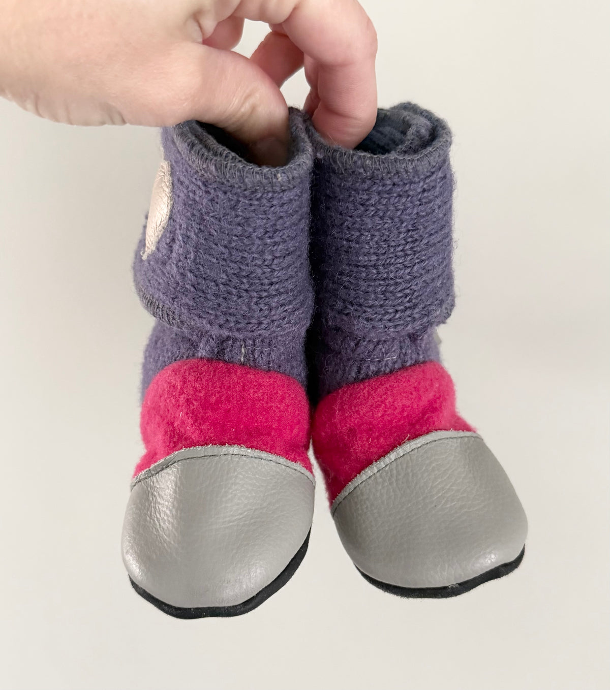 Nooks Purple & Pink Heart Wool Booties (4)