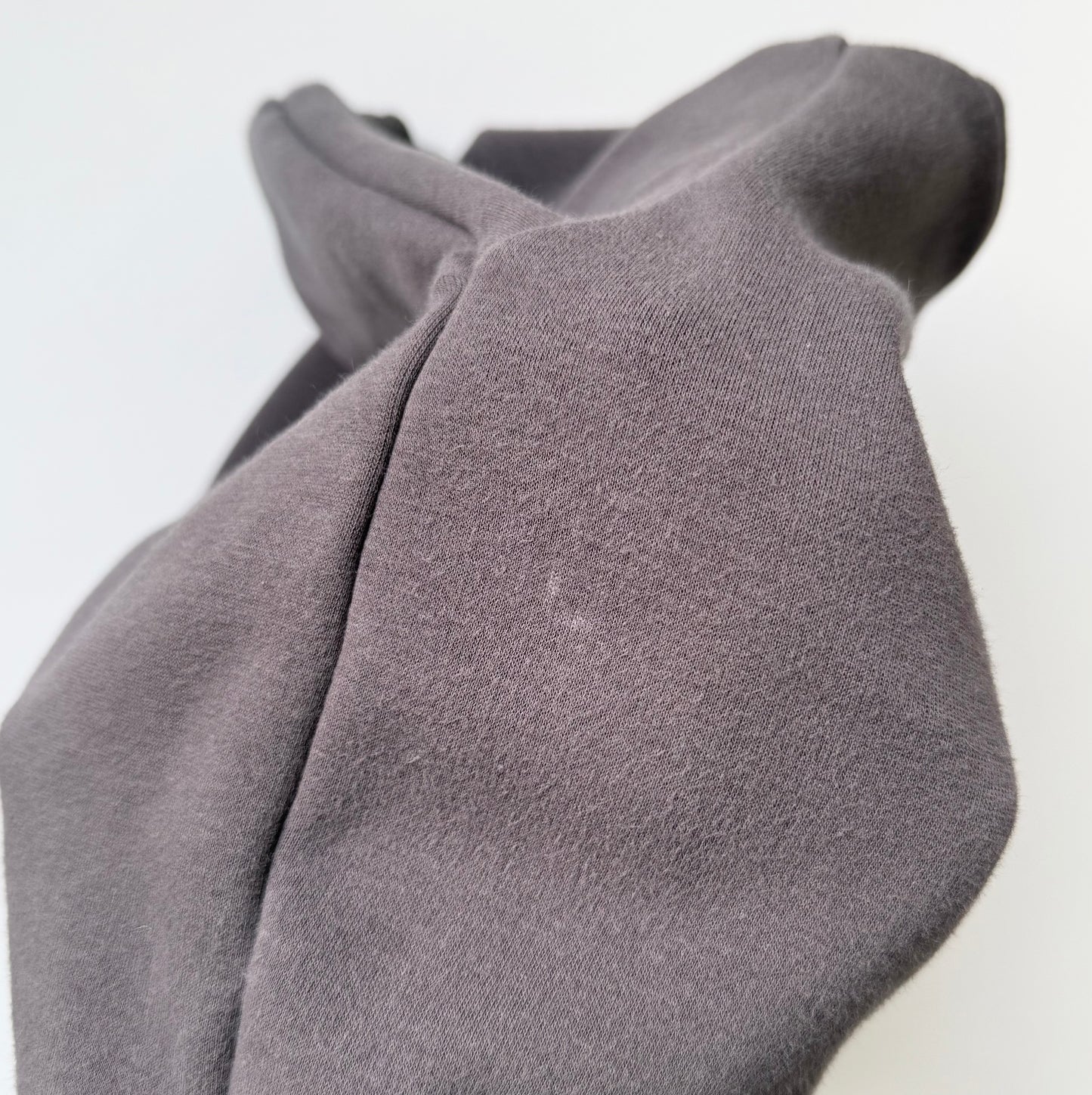 Chenchenma x Looney Tunes Dark Grey Sylvester & Tweedy “Canary Row” Sweater (3-4T)