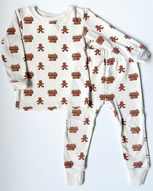 Parade Organics Gingerbread Men Two Piece PJ Set (2T)